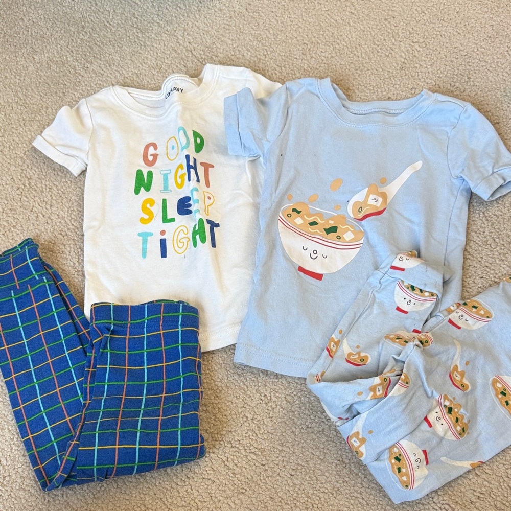 Kids 3T pajama sets